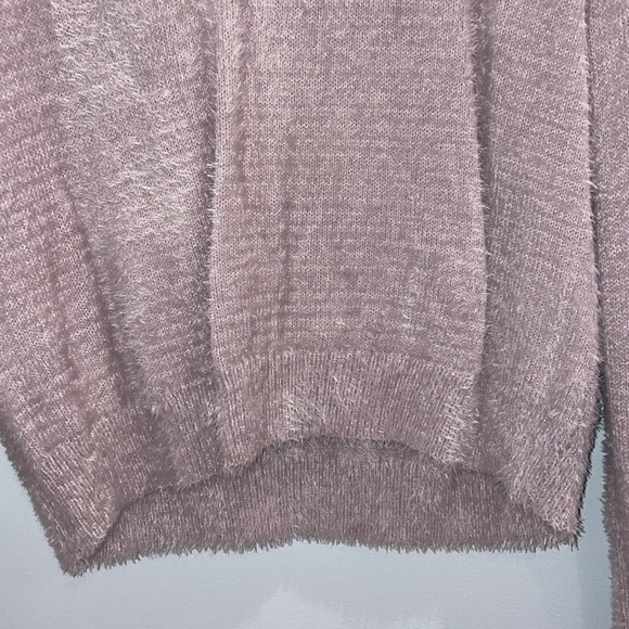 SUPER COZY SWEATER - Picture 2 of 4